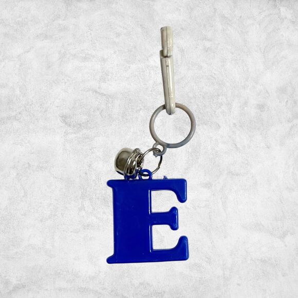 Vintage Letter E Plastic Charm Bell Clip Toy Blue Initial Kids 80s Jewelry ABC - Picture 1 of 8